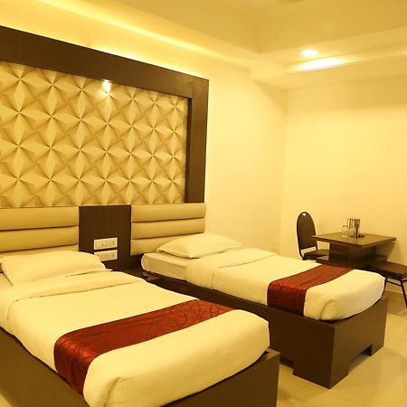 Hotel Shivananda 호스펫 외부 사진