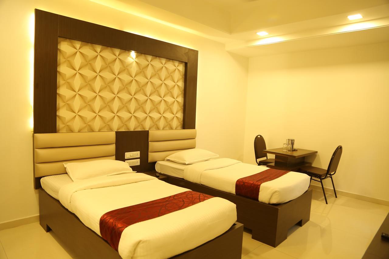 Hotel Shivananda 호스펫 외부 사진