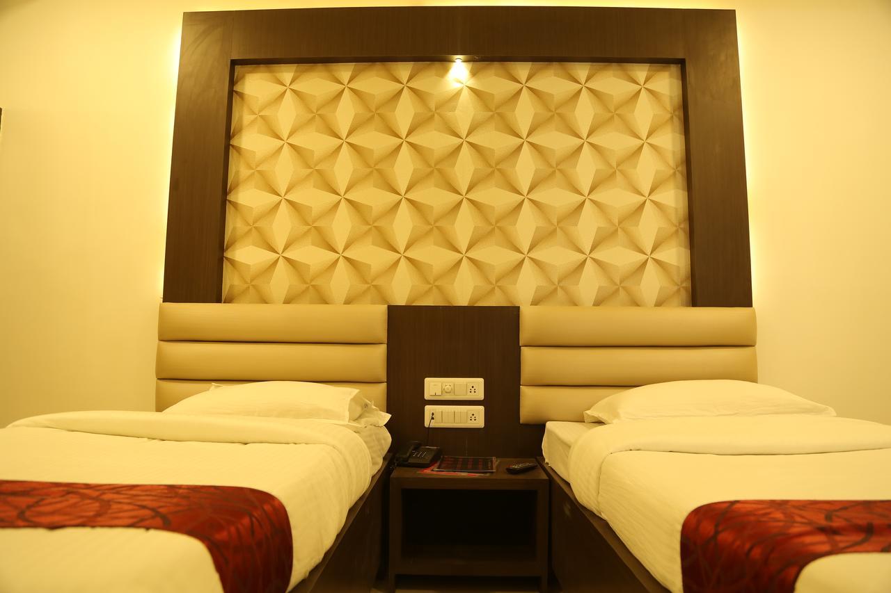 Hotel Shivananda 호스펫 외부 사진