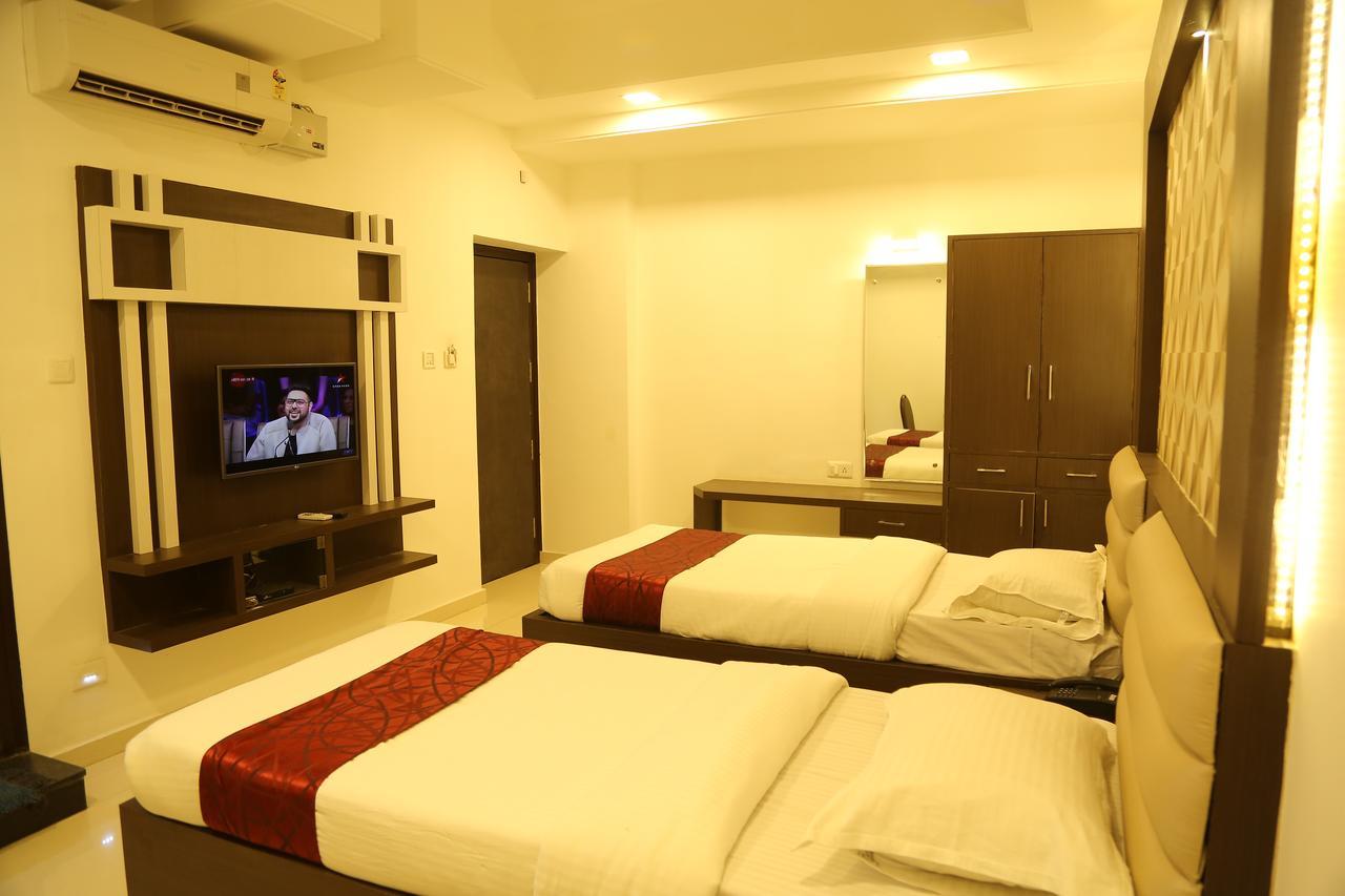 Hotel Shivananda 호스펫 외부 사진