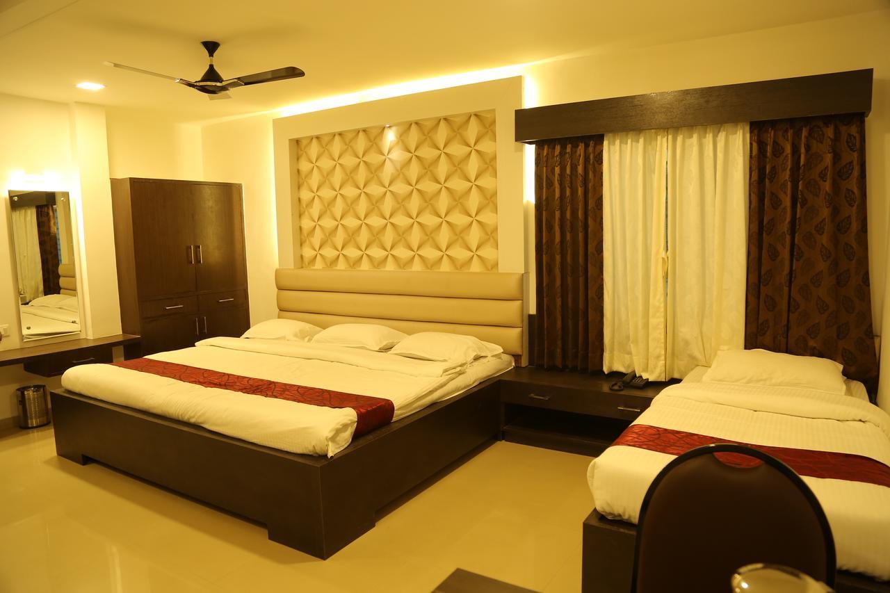 Hotel Shivananda 호스펫 외부 사진